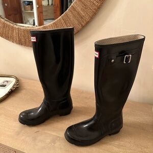 Hunter Gloss Black Branding Print